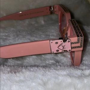 Pink boujee look sunglasses